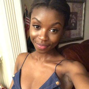 Meet your Posher, Abigail